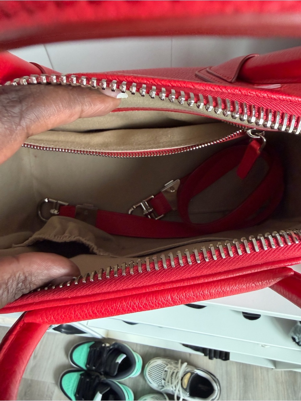 Givenchy Red Antigona-Style Small Satchel - Picture 2 of 3